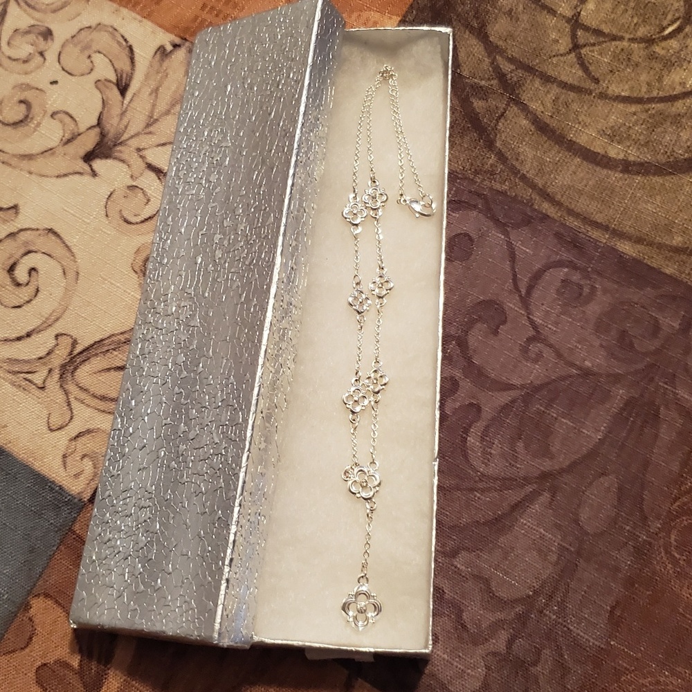 Avon necklace-NWOT